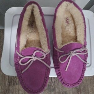 UGG Moccasin Girls Slippers Size 3 